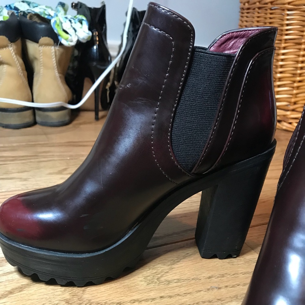 Steve Madden Women’s Burgundy Ankle Booties Size 7